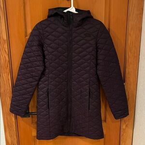 The North Face Women's Quilted Puffer Jacket - Dark Purple with sage green liner